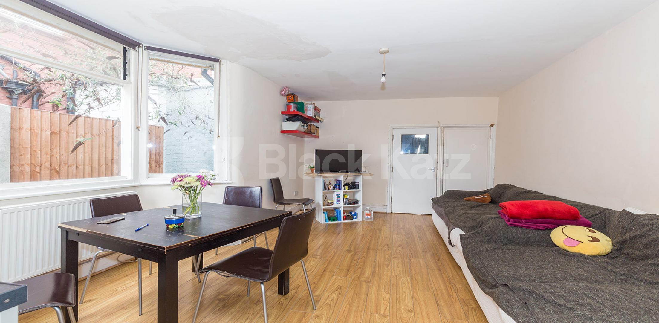 			FIVE DOUBLES AND A GARDEN!, 5 Bedroom, 2 bath, 2 reception House			 Falkland Road, Turnpike Lane